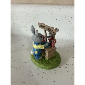 Vintage 1988 Hallmark Tender Touches  Rabbits at a Juice Stand Figurine‎